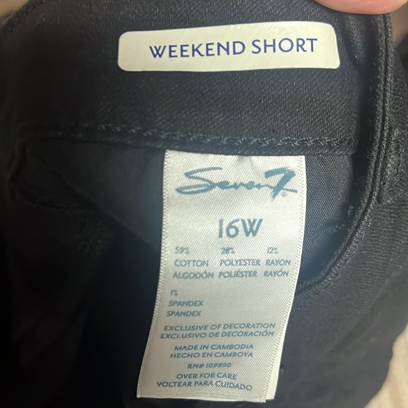 Seven7 Weekend Shorts Womens Black Mid Rise Rolled Hem Denim Zip Fly Size 16W - Picture 3 of 4